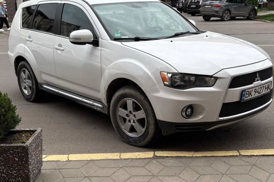 Продам Mitsubishi Outlander Base 2011 года в г. Козин, Ровенская область