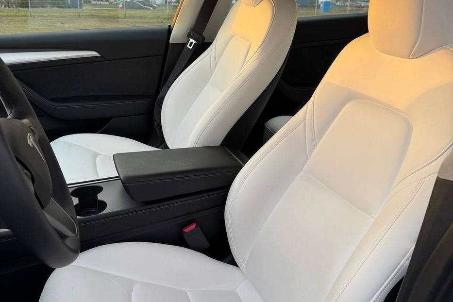 Продам Tesla Model 3 Long Range Dual Motor 2023 года в Киеве
