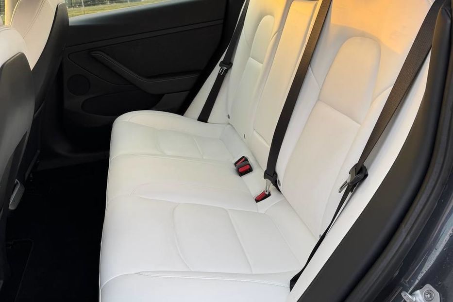 Продам Tesla Model 3 Long Range Dual Motor 2023 года в Киеве
