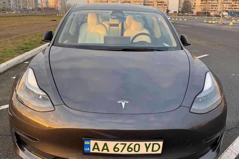 Продам Tesla Model 3 Long Range Dual Motor 2023 года в Киеве