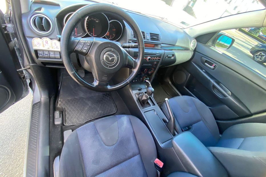 Продам Mazda 3 хечбек  2005 года в Киеве