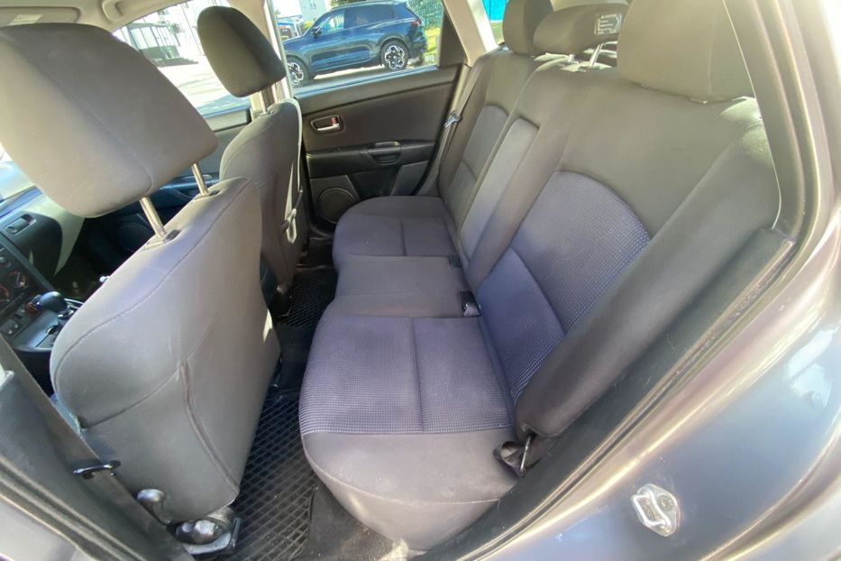 Продам Mazda 3 хечбек  2005 года в Киеве