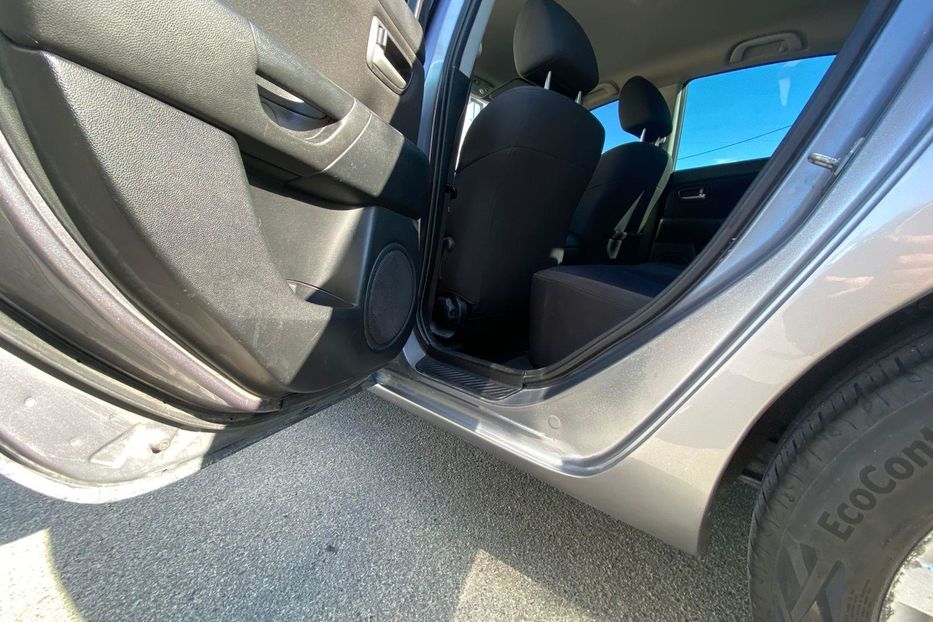 Продам Mazda 3 хечбек  2005 года в Киеве