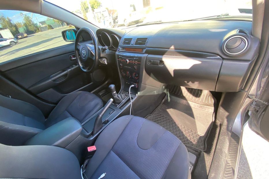 Продам Mazda 3 хечбек  2005 года в Киеве