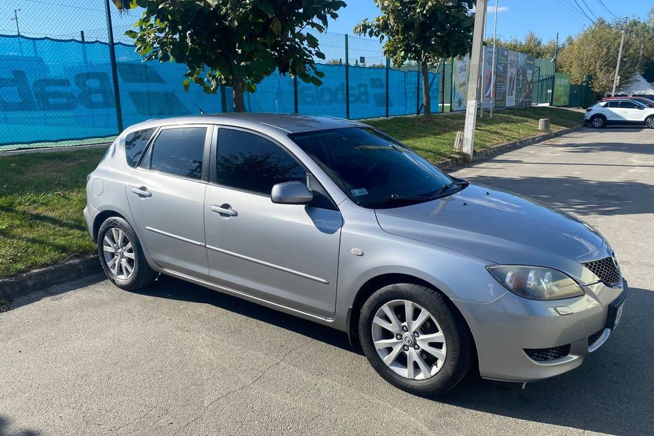 Продам Mazda 3 хечбек  2005 года в Киеве