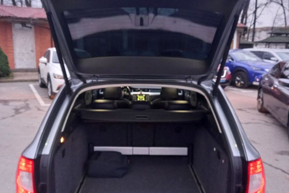 Продам Skoda Superb Base 2012 года в Киеве