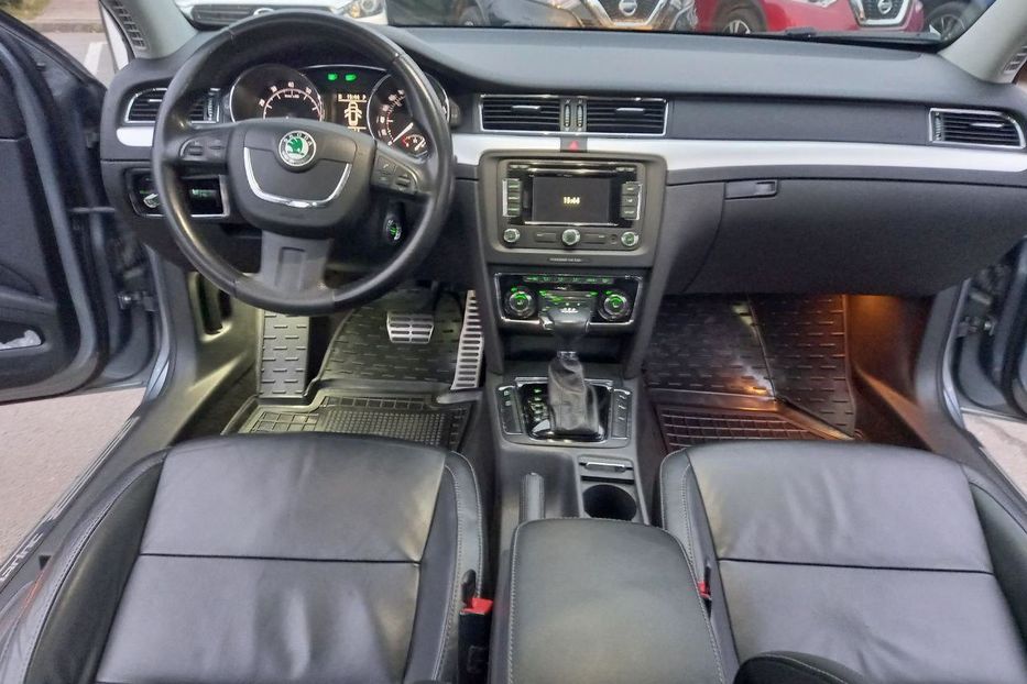 Продам Skoda Superb Base 2012 года в Киеве