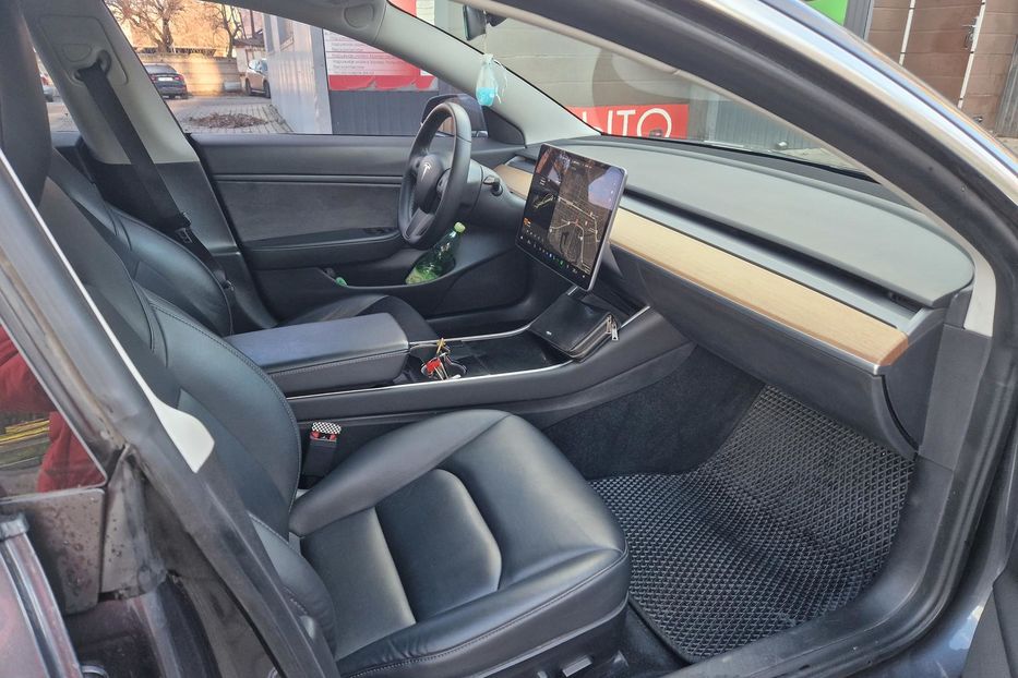 Продам Tesla Model 3 Dual motor long range 75 kW 2020 года в Запорожье