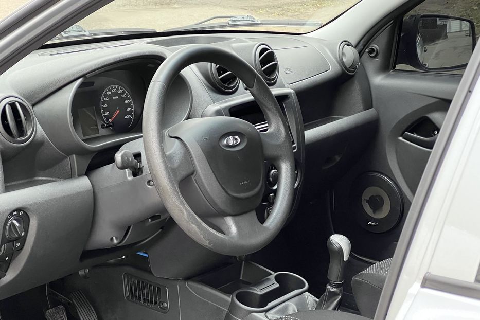 Продам ВАЗ 2190 Гранта 2013 года в Киеве