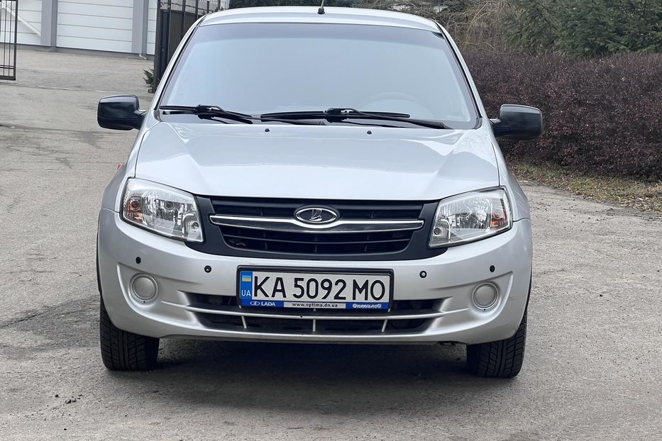 Продам ВАЗ 2190 Гранта 2013 года в Киеве