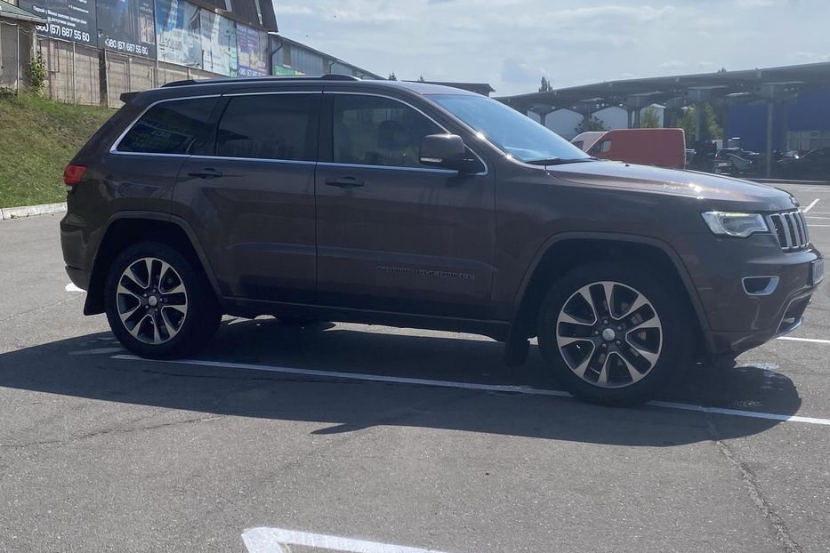 Продам Jeep Grand Cherokee overland 2017 года в Виннице