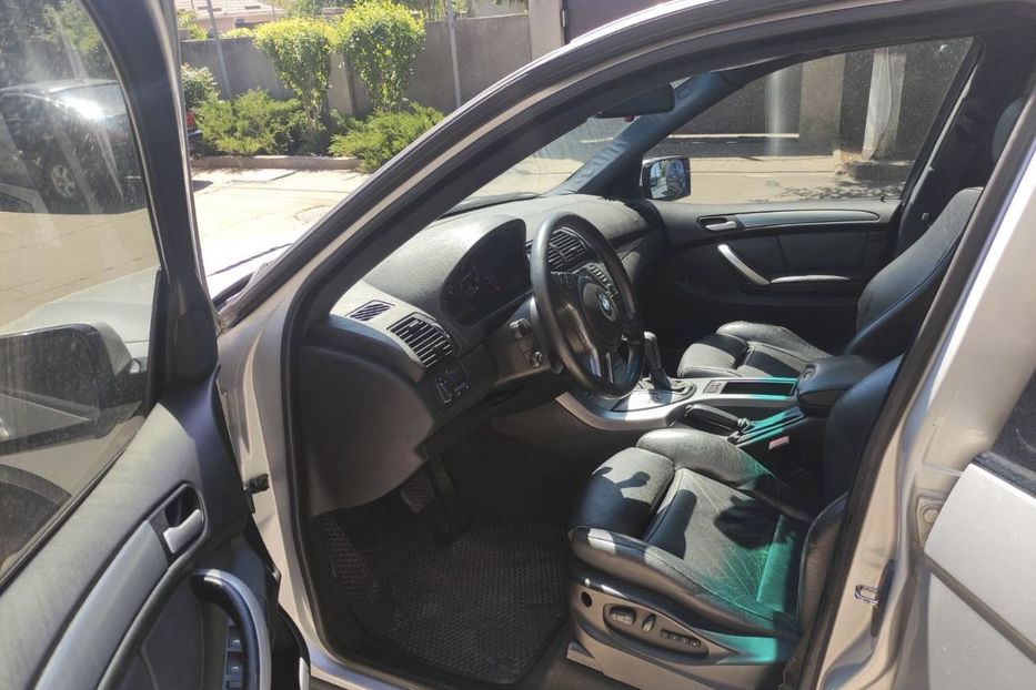 Продам BMW X5 2003 года в Одессе