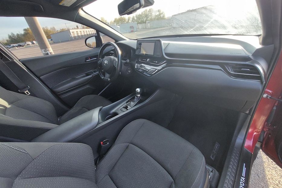 Продам Toyota C-HR Автомат 2018 года в Киеве