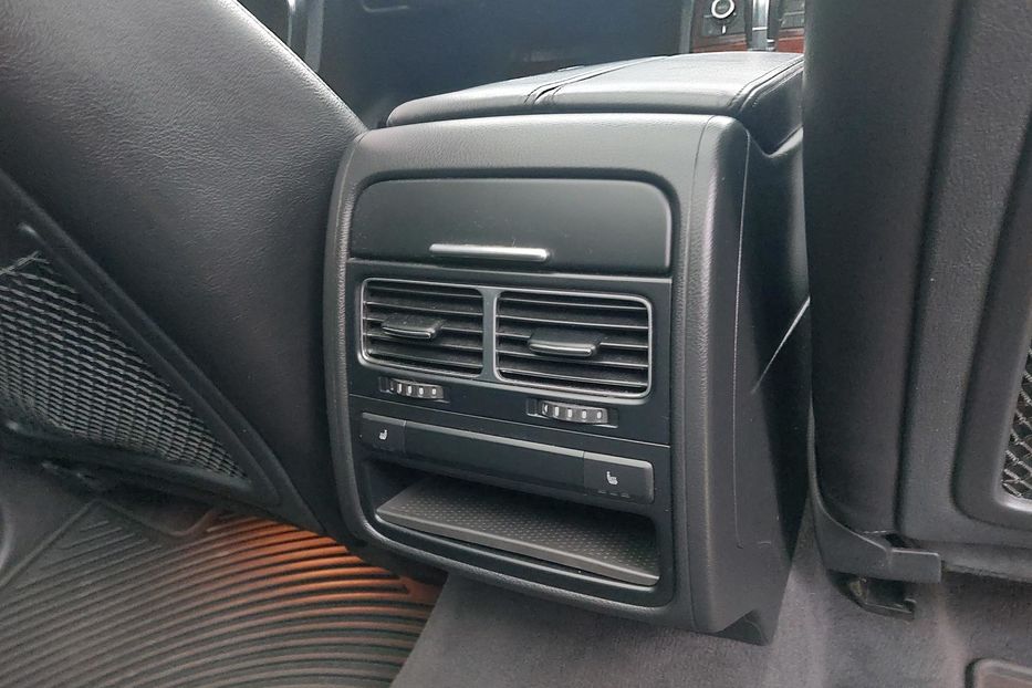 Продам Volkswagen Touareg Гібрид 2011 года в Киеве