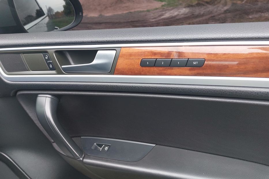 Продам Volkswagen Touareg Гібрид 2011 года в Киеве