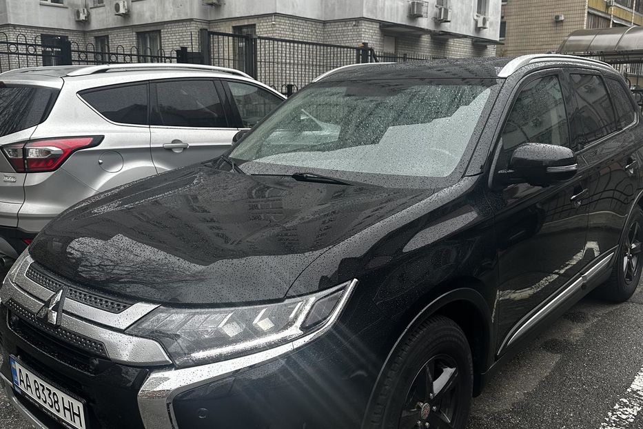 Продам Mitsubishi Outlander 2020 года в Киеве