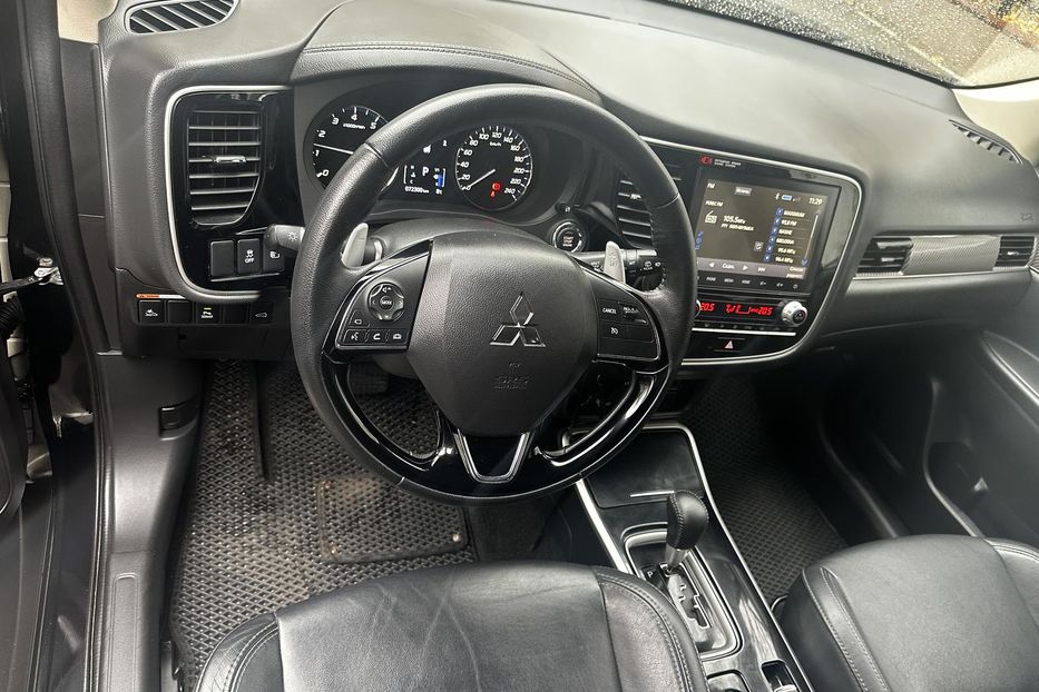 Продам Mitsubishi Outlander 2020 года в Киеве