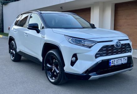 Продам Toyota Rav 4 2020 года в Киеве