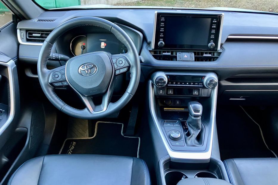 Продам Toyota Rav 4 2020 года в Киеве