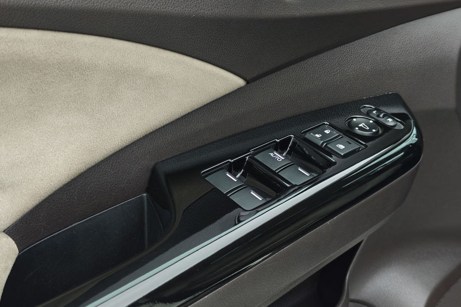 Продам Honda CR-V 2012 года в Днепре