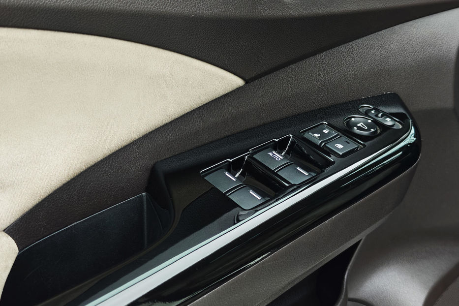 Продам Honda CR-V 2012 года в Днепре