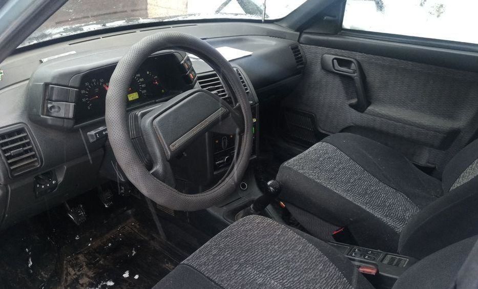 Продам ВАЗ 2111 ваз~гбо 2002 года в Киеве