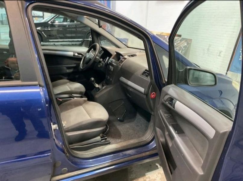 Продам Opel Zafira 1.8  mpi 2006 года в Львове