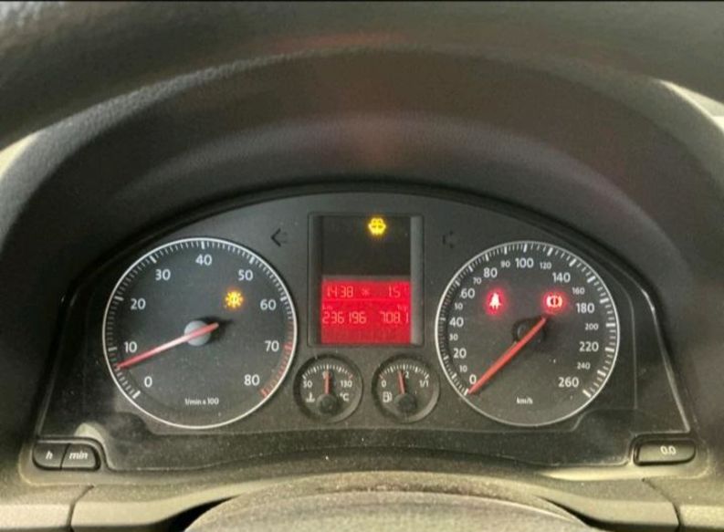 Продам Volkswagen Golf V 1.6 mpi 2006 года в Львове