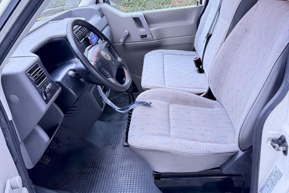 Продам Volkswagen T4 (Transporter) пасс. 2002 года в г. Павлоград, Днепропетровская область