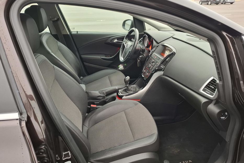 Продам Opel Astra J Космо 2014 года в г. Боярка, Киевская область