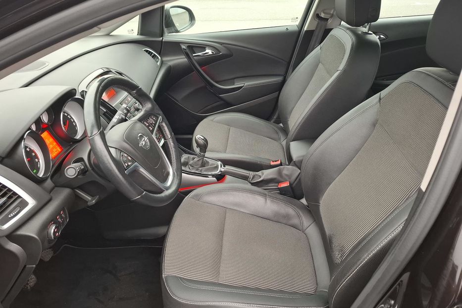 Продам Opel Astra J Космо 2014 года в г. Боярка, Киевская область