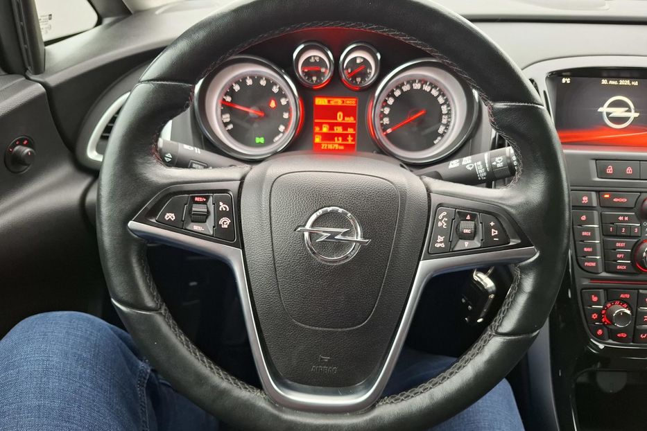 Продам Opel Astra J Космо 2014 года в г. Боярка, Киевская область