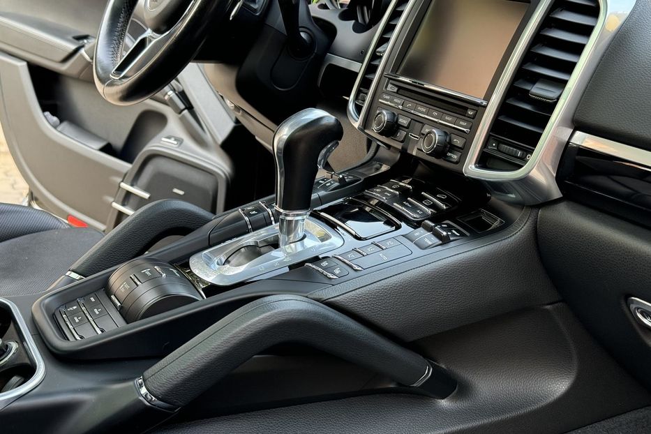 Продам Porsche Cayenne 2015 года в Одессе