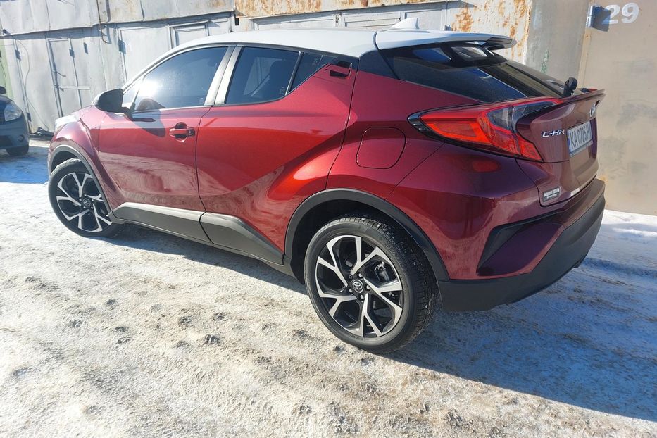 Продам Toyota C-HR Автомат 2018 года в Киеве