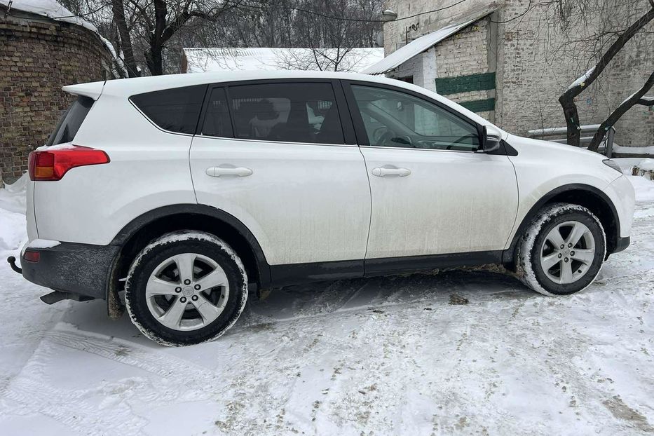 Продам Toyota Rav 4 LOUNGE 2013 года в Киеве