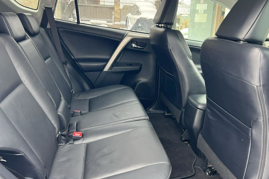 Продам Toyota Rav 4 LOUNGE 2013 года в Киеве