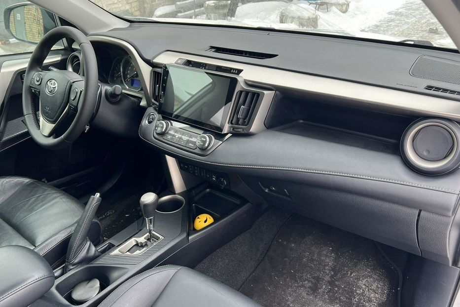 Продам Toyota Rav 4 LOUNGE 2013 года в Киеве