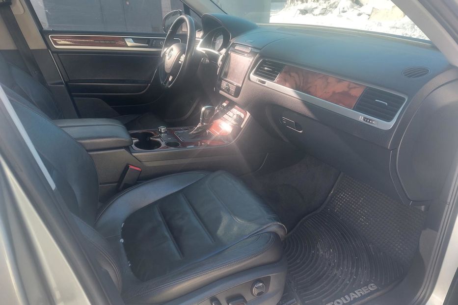 Продам Volkswagen Touareg Гибрид 2011 года в Киеве