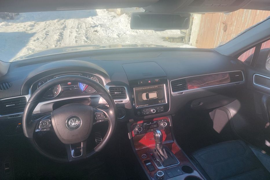 Продам Volkswagen Touareg Гибрид 2011 года в Киеве