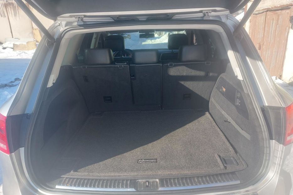 Продам Volkswagen Touareg Гибрид 2011 года в Киеве