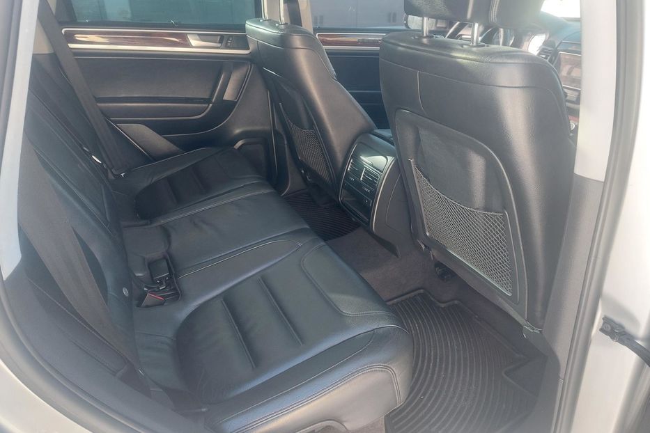 Продам Volkswagen Touareg Гибрид 2011 года в Киеве