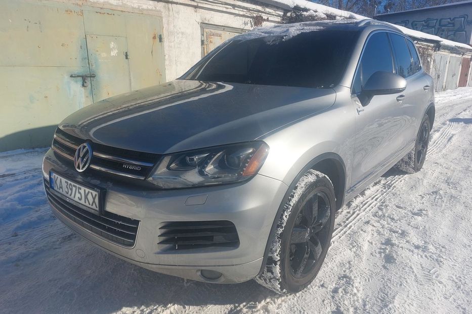 Продам Volkswagen Touareg Гибрид 2011 года в Киеве