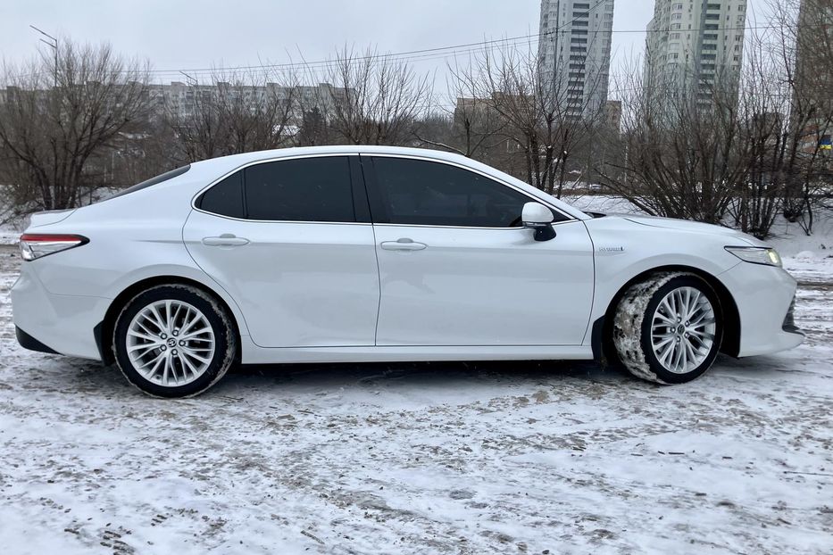 Продам Toyota Camry Premium  2020 года в Киеве