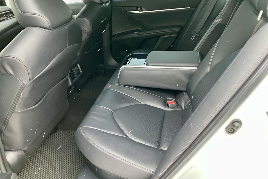 Продам Toyota Camry Premium  2020 года в Киеве