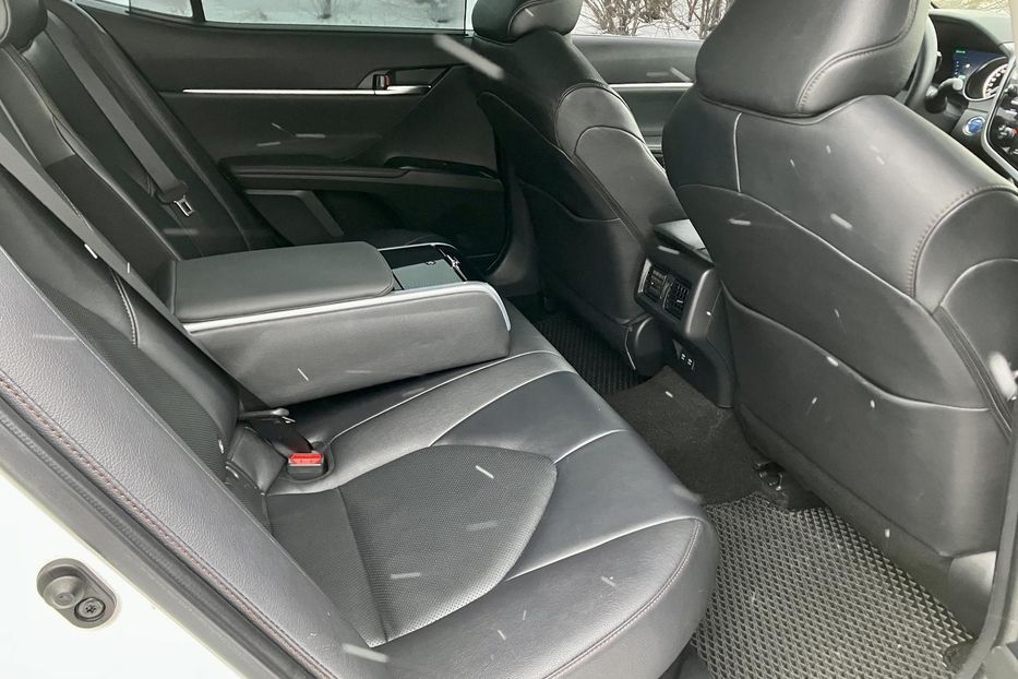 Продам Toyota Camry Premium  2020 года в Киеве