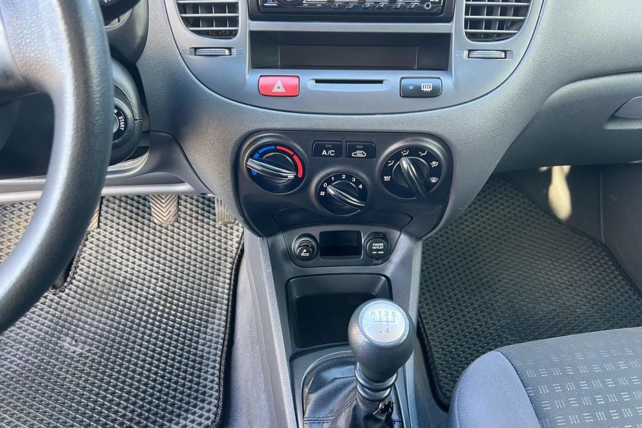 Продам Kia Rio 2 2006 года в Одессе