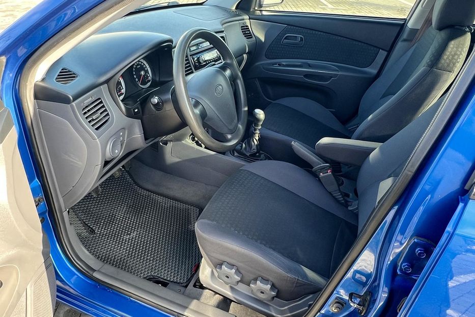 Продам Kia Rio 2 2006 года в Одессе