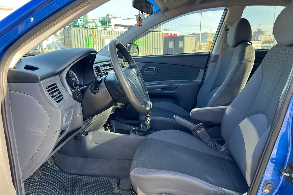 Продам Kia Rio 2 2006 года в Одессе