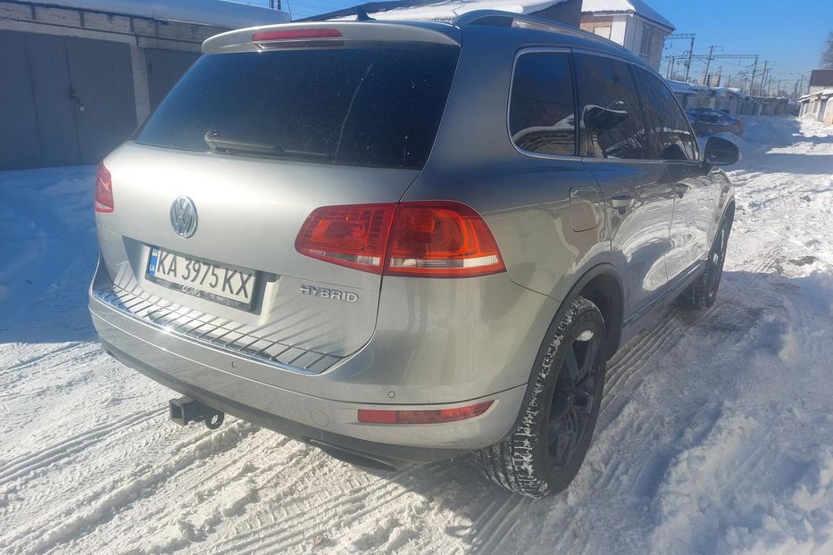 Продам Volkswagen Touareg Гібрид 2011 года в Киеве