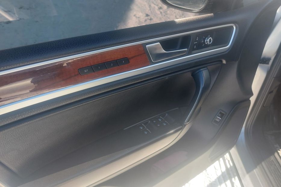 Продам Volkswagen Touareg Гібрид 2011 года в Киеве